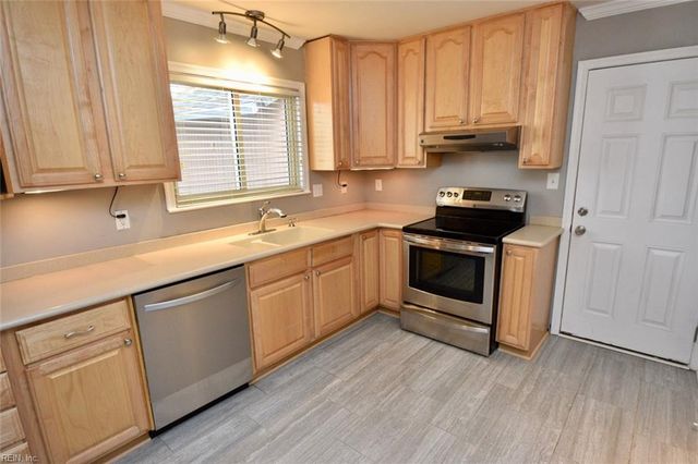 504 S Kings Point RD, Virginia Beach, VA 23452
