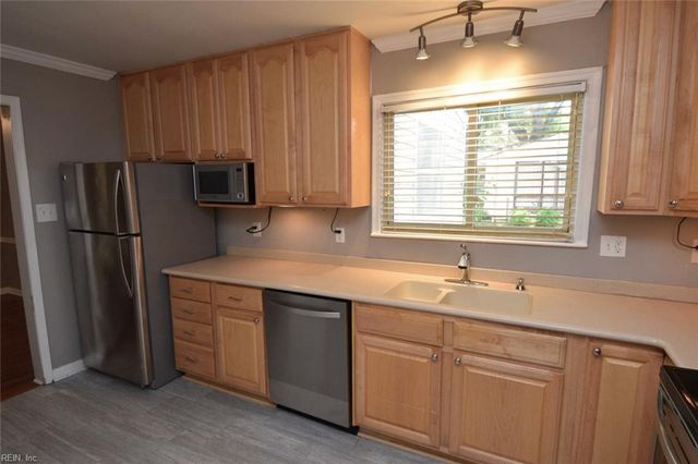 504 S Kings Point RD, Virginia Beach, VA 23452
