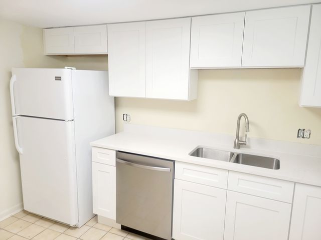 8537 W FOSTER Avenue G, Chicago, IL 60656