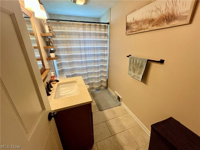 6301 Apache Lane, Poland, OH 44514