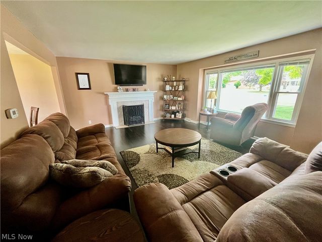 6301 Apache Lane, Poland, OH 44514