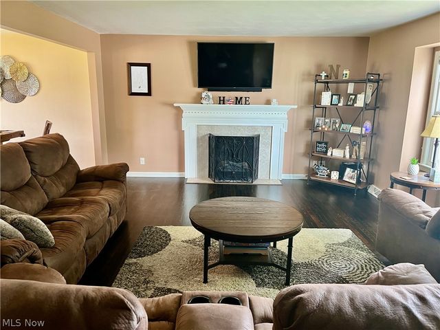 6301 Apache Lane, Poland, OH 44514