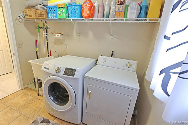 39405 Windsome Drive, Northville, MI 48167