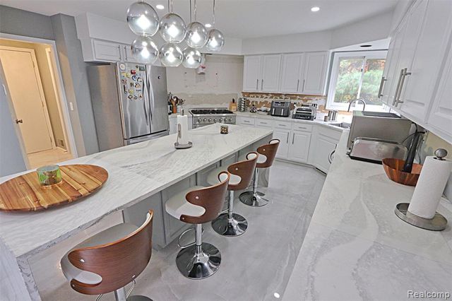 39405 Windsome Drive, Northville, MI 48167