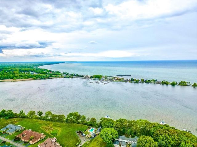 703 Mariner Cir Circle, Webster, NY 14580