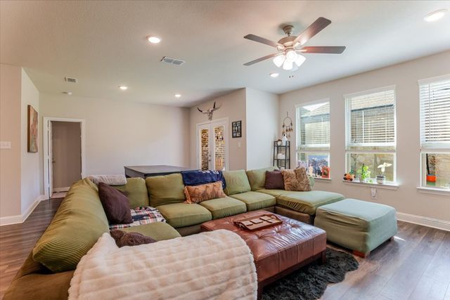 8225 Manx Point, Godley, TX 76044