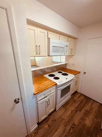 3529 North Hills DR D, Austin, TX 78731