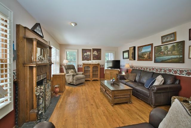 248 Perth Road, Cary, IL 60013