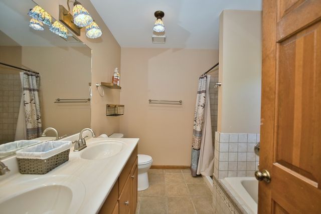 248 Perth Road, Cary, IL 60013