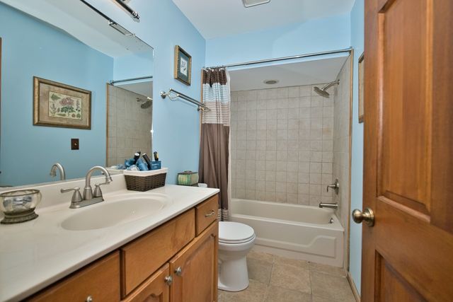 248 Perth Road, Cary, IL 60013