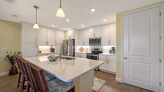 388 ARUBA CIRCLE 201, Bradenton, FL 34209