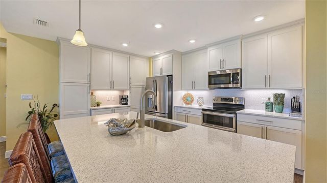 388 ARUBA CIRCLE 201, Bradenton, FL 34209