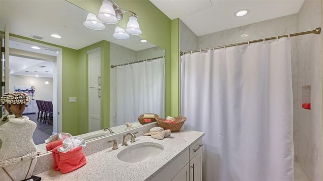 388 ARUBA CIRCLE 201, Bradenton, FL 34209
