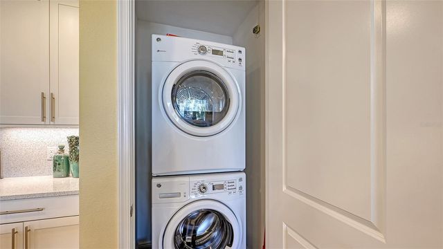 388 ARUBA CIRCLE 201, Bradenton, FL 34209