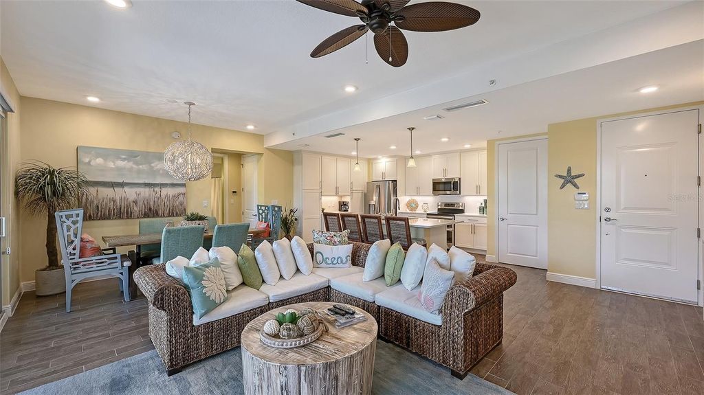 Image 15 of property listing at 388 ARUBA CIRCLE 201, Bradenton, FL 34209