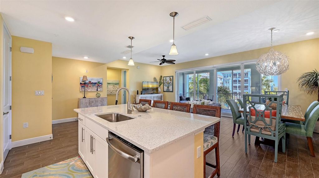 Image 21 of property listing at 388 ARUBA CIRCLE 201, Bradenton, FL 34209