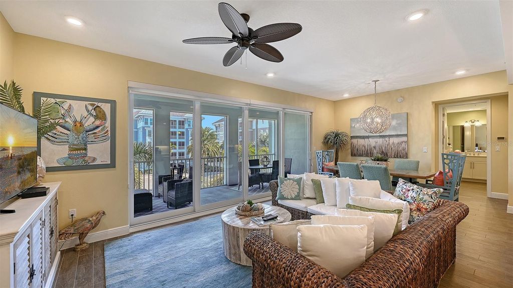 Image 6 of property listing at 388 ARUBA CIRCLE 201, Bradenton, FL 34209