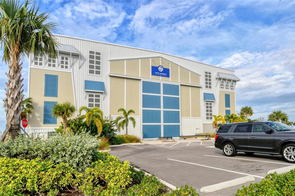 Image 60 of property listing at 388 ARUBA CIRCLE 201, Bradenton, FL 34209