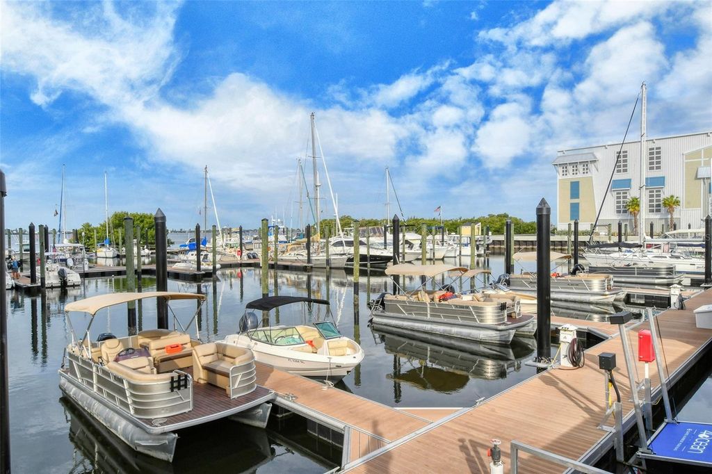 Image 65 of property listing at 388 ARUBA CIRCLE 201, Bradenton, FL 34209