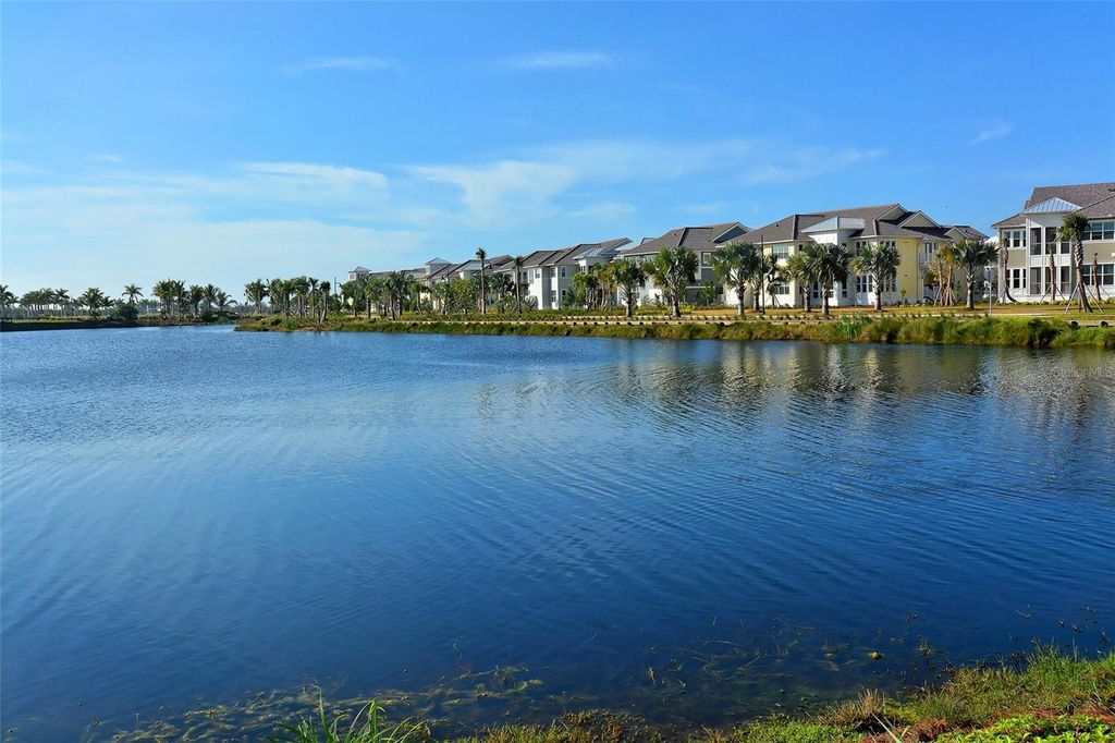 Image 77 of property listing at 388 ARUBA CIRCLE 201, Bradenton, FL 34209