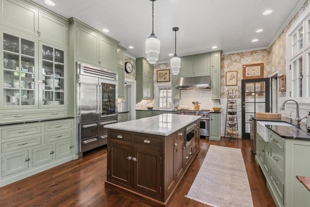 3565 Lake DRIVE, Shorewood, WI 53211