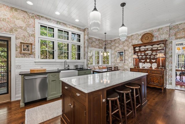 3565 Lake DRIVE, Shorewood, WI 53211