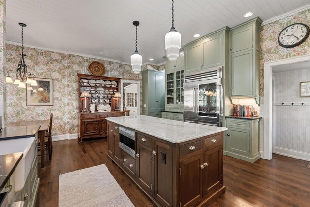 3565 Lake DRIVE, Shorewood, WI 53211