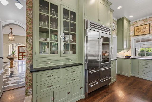 3565 Lake DRIVE, Shorewood, WI 53211