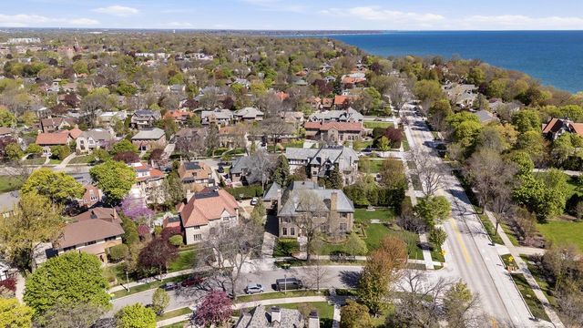 3565 Lake DRIVE, Shorewood, WI 53211