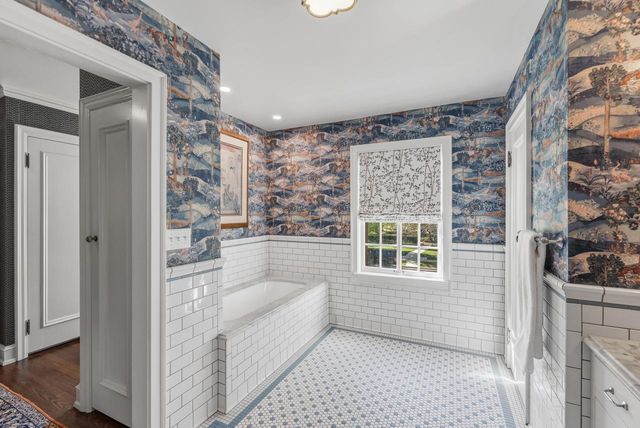 3565 Lake DRIVE, Shorewood, WI 53211