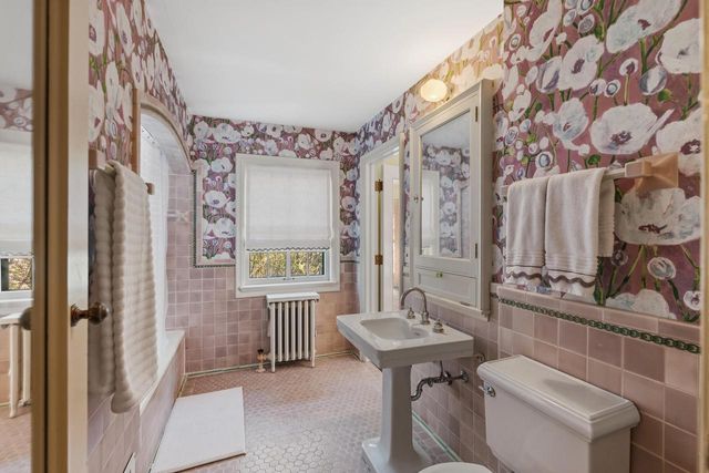 3565 Lake DRIVE, Shorewood, WI 53211