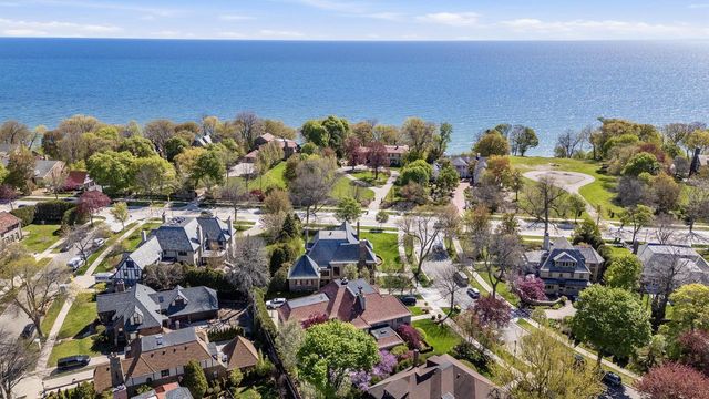 3565 Lake DRIVE, Shorewood, WI 53211