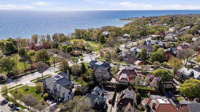 3565 Lake DRIVE, Shorewood, WI 53211