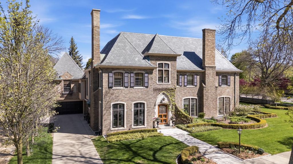 3565 Lake DRIVE, Shorewood, WI 53211