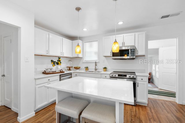 2002 Roper St, Beaufort, SC 29902