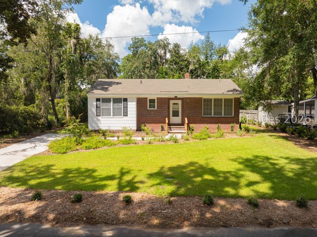 2002 Roper St, Beaufort, SC 29902