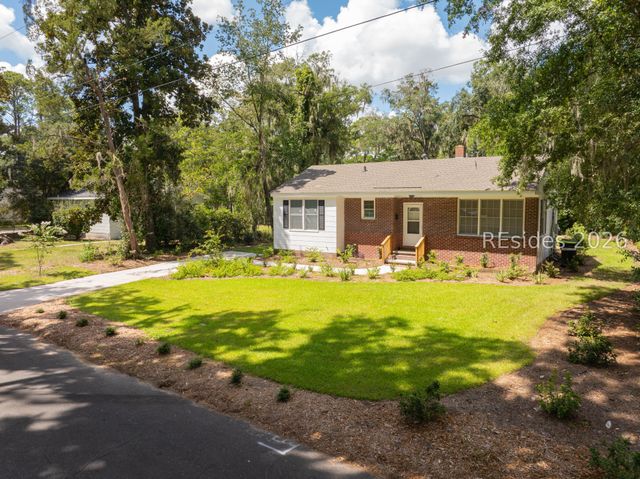 2002 Roper St, Beaufort, SC 29902