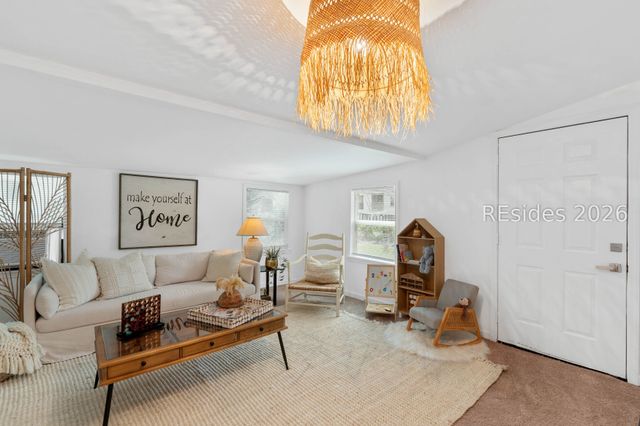 2002 Roper St, Beaufort, SC 29902