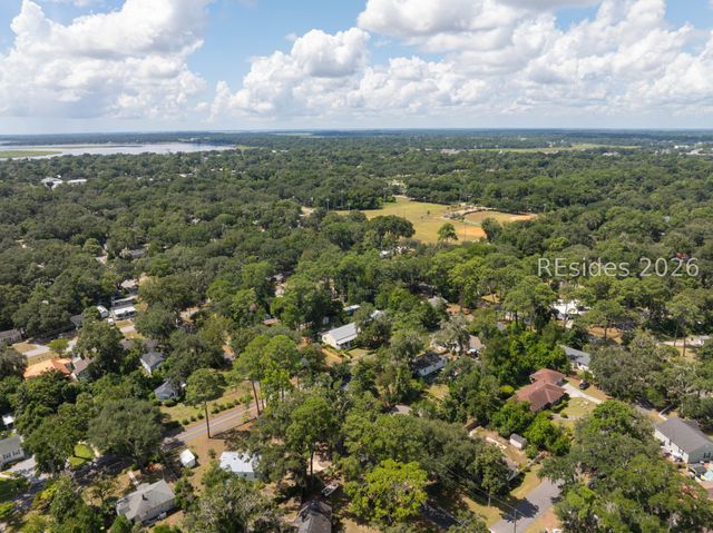 2002 Roper St, Beaufort, SC 29902