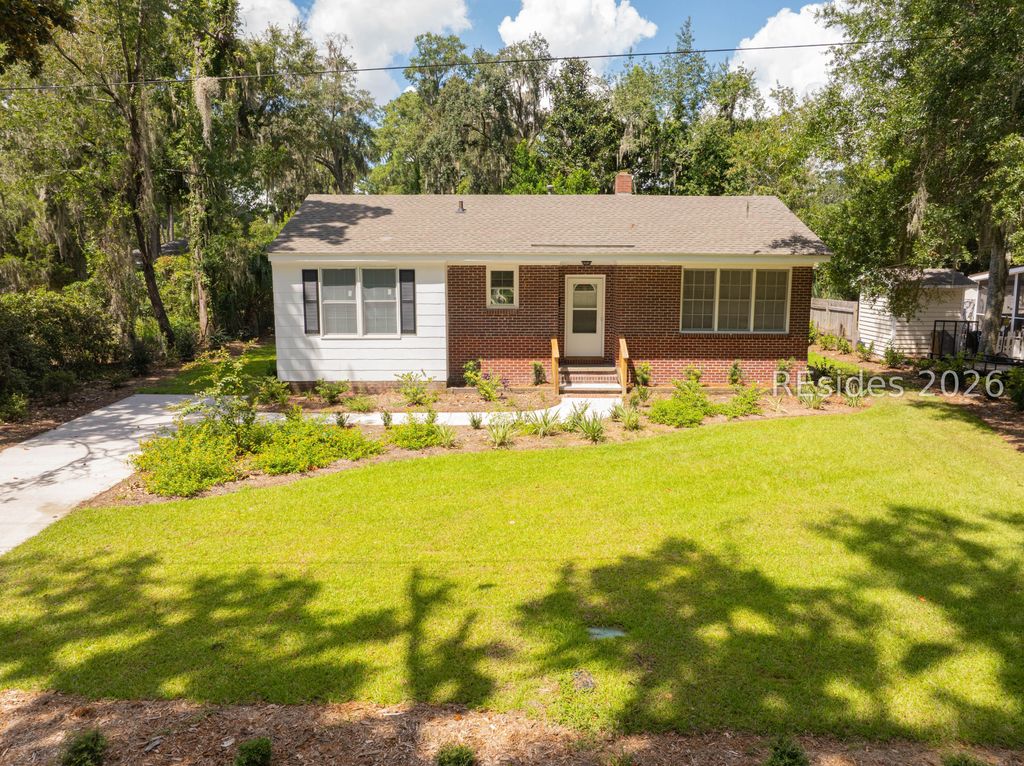 2002 Roper St, Beaufort, SC 29902