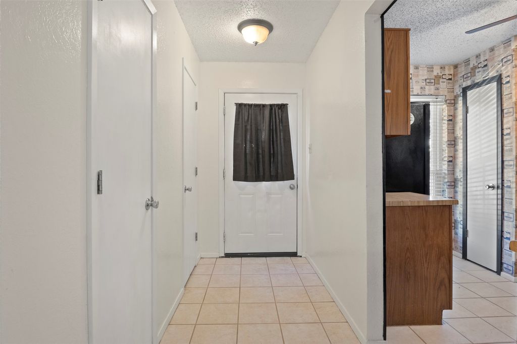 161 Merlin Way, Euless, TX 76039 — photo 3