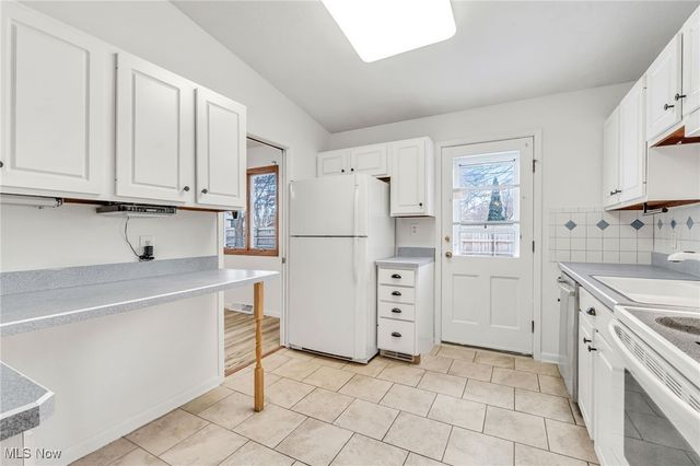 32596 Belle Road, Avon Lake, OH 44012