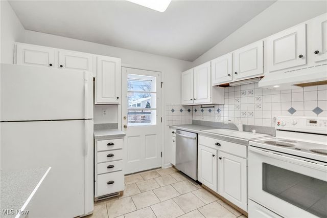 32596 Belle Road, Avon Lake, OH 44012