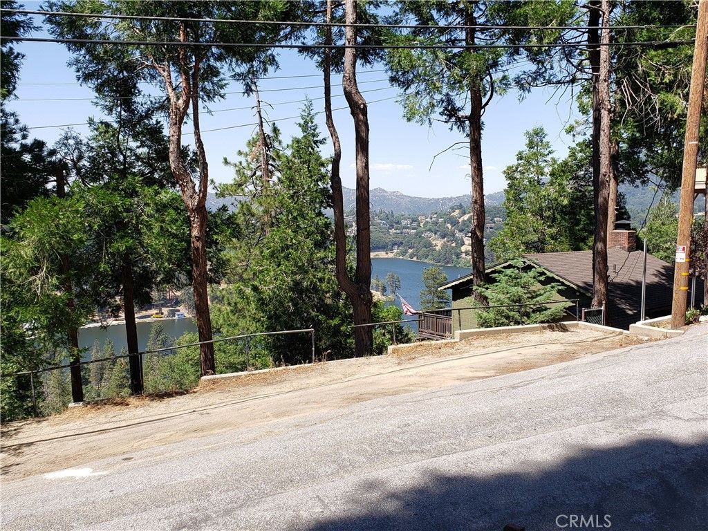 Image 17 of property listing at 24240 Bernard Drive, Crestline, CA 92325
