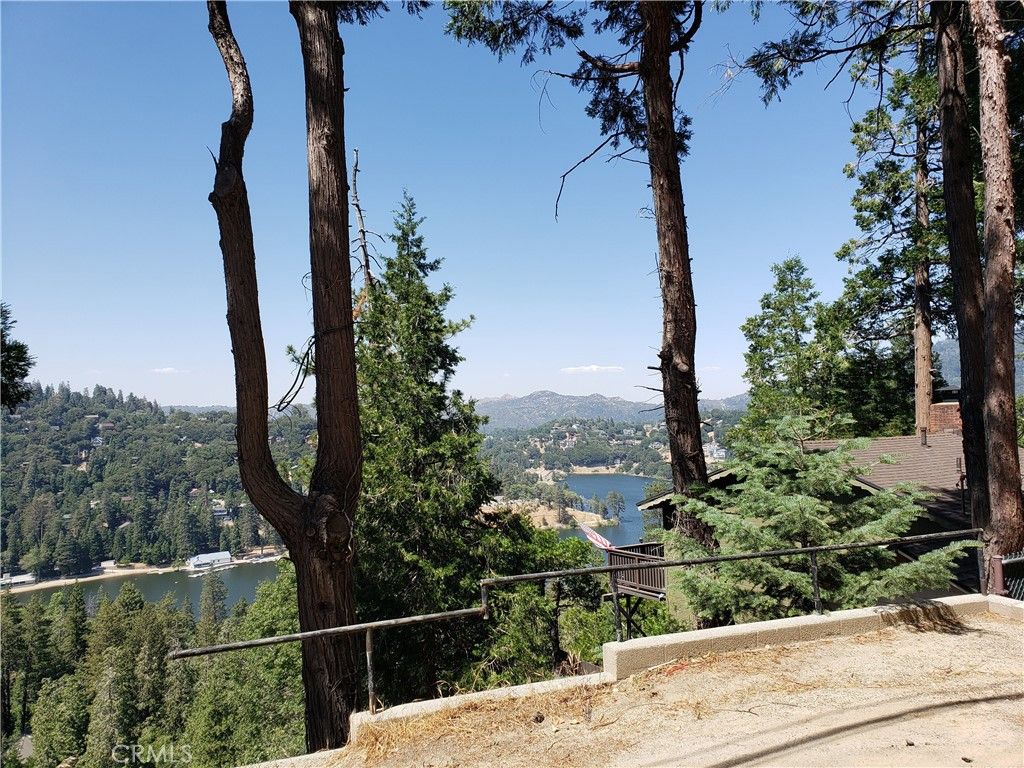 Image 7 of property listing at 24240 Bernard Drive, Crestline, CA 92325