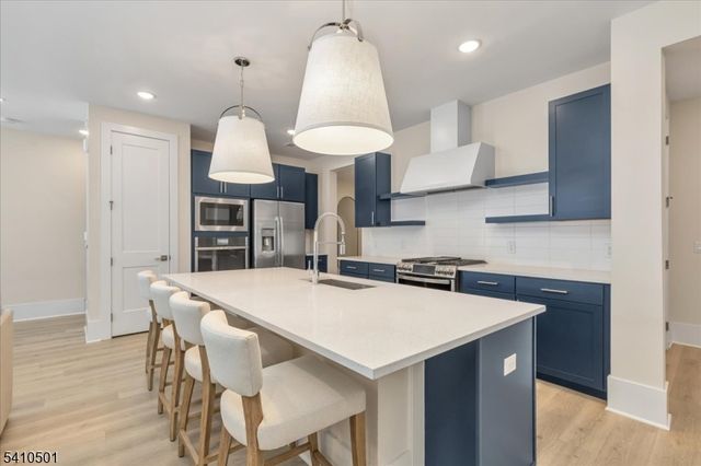 165 Jasmine Dr 613, Warren Twp., NJ 07059