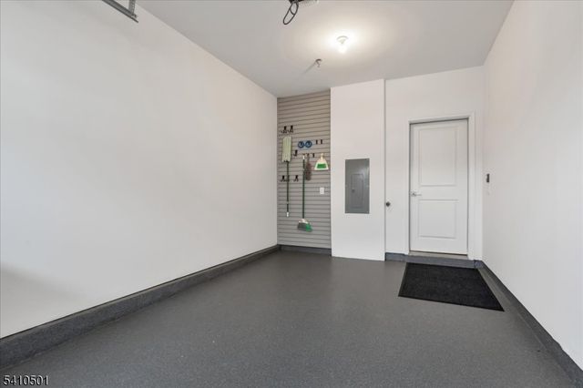 165 Jasmine Dr 613, Warren Twp., NJ 07059