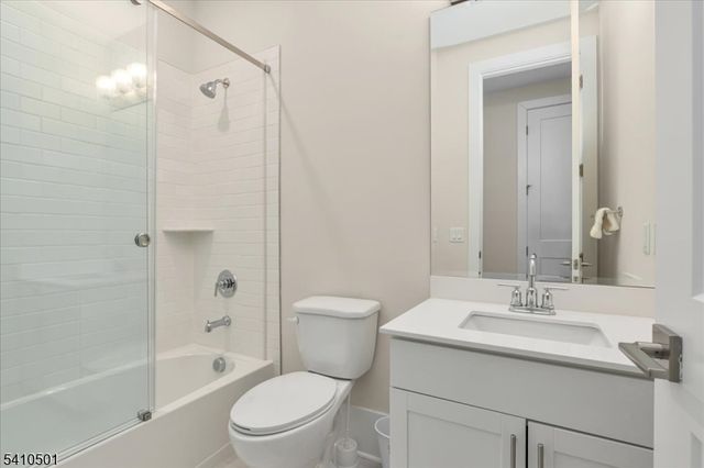 165 Jasmine Dr 613, Warren Twp., NJ 07059