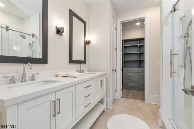 165 Jasmine Dr 613, Warren Twp., NJ 07059