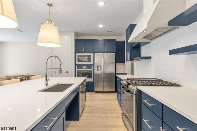 165 Jasmine Dr 613, Warren Twp., NJ 07059